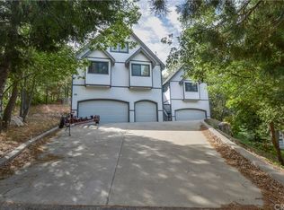 26479 Hillcrest Ln, Lake Arrowhead, CA 92352