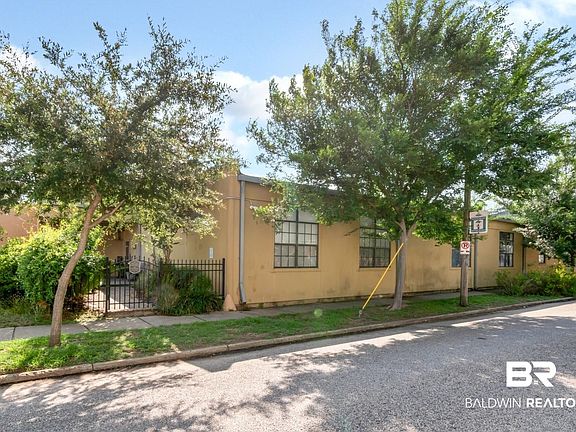 5th image of 308 Saint Louis St APT 115
