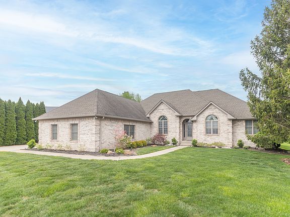 3rd image of 822 Planters Rd