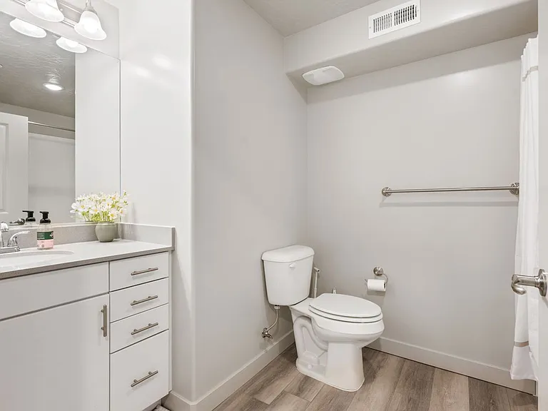 184 N Lone Rock Dr #B202 — Photo 12