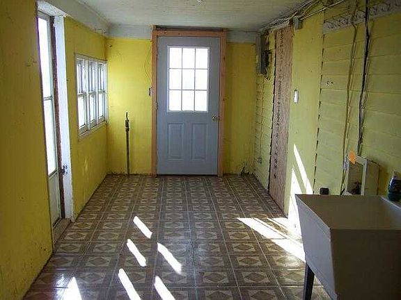 Laundry/Enclosed Porch