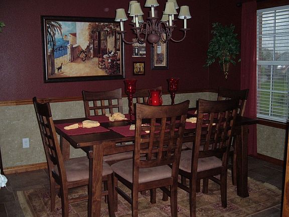 FORMAL DINING AREA