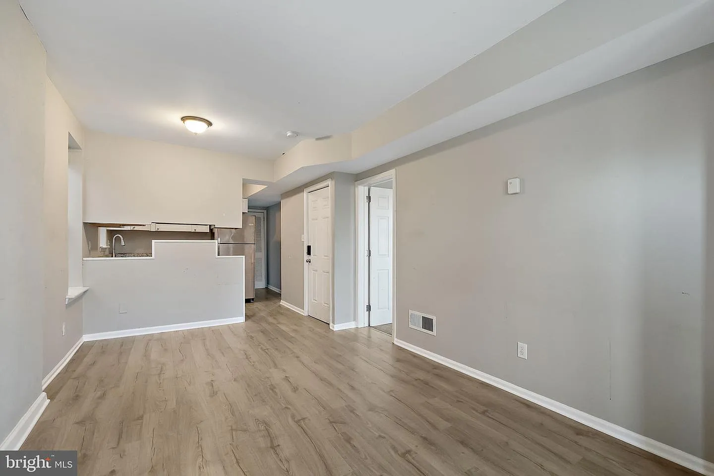 2 bed, 1.0 bath, 2250 sqft, $1,475 — Photo 2