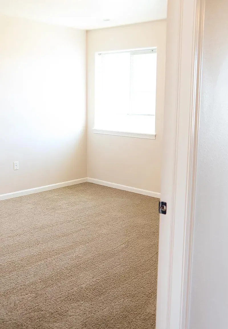 3 bed, 1150 sqft, $1,295 — Photo 3