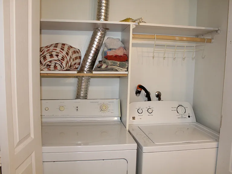 4792 Ridgelawn Dr — Photo 6