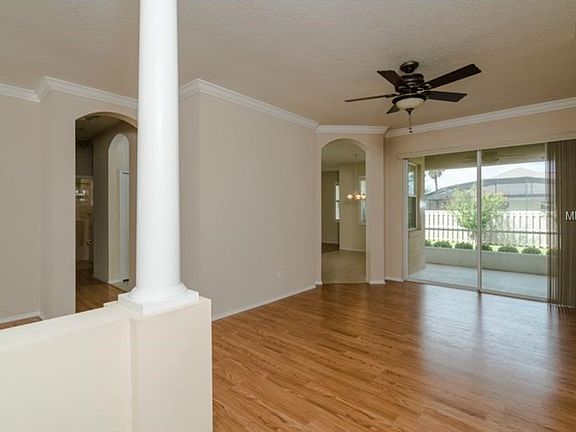5th image of 1126 Carringdale Dr