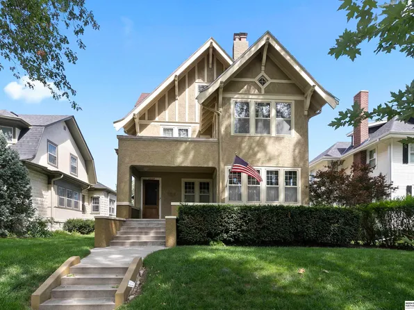 3564 Woolworth Ave, Omaha, NE 68105