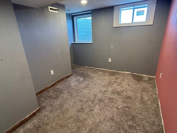 112 N 1st St, Newman Grove, NE 68758