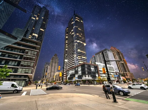 4065 Confederation Pkwy N #3803, Mississauga, ON L5B 0L4