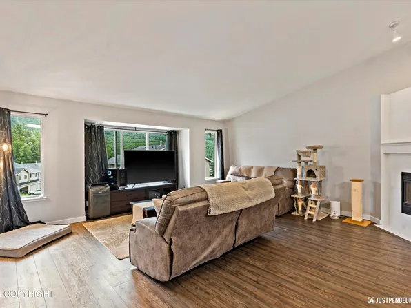 8937 Eagle Place Loop #22, Eagle River, AK 99577