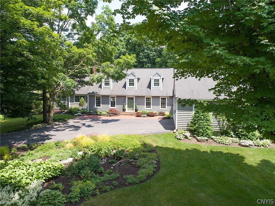 1st image of 7108 Thorntree Hill Dr