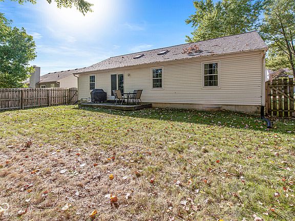 5th image of 116 W Flat Rock Dr