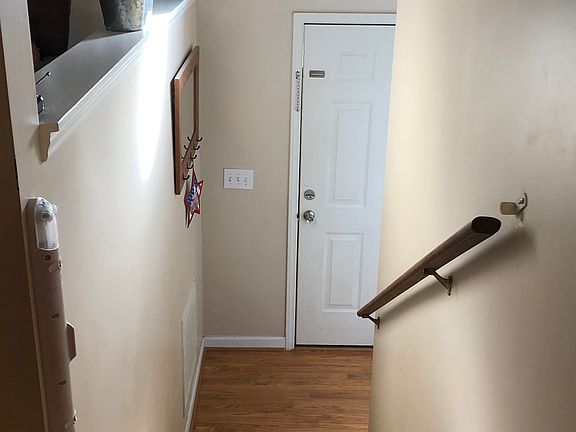4th image of 104 Cottonwood Dr