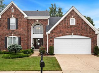2800 Barrett Oaks Ln, Ballwin, MO 63021