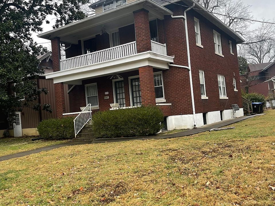 2nd level with front patio. 3rd bedroom/living space is the loft.
