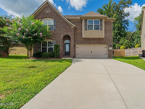2nd image of 3447 Greentree Ln