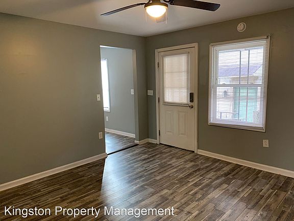 3rd image of 419 1/2 Owenton Ave