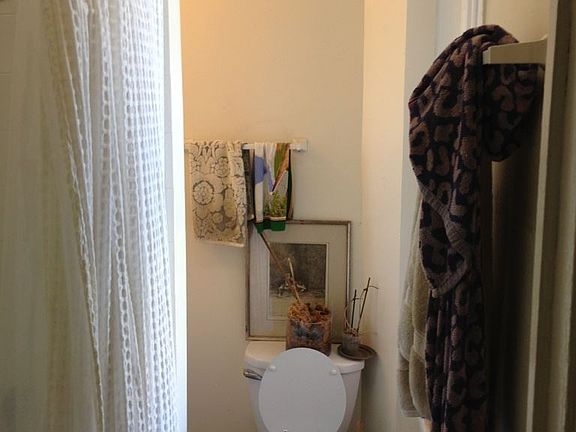 2nd image of 507 S 42nd St Unit 2F
