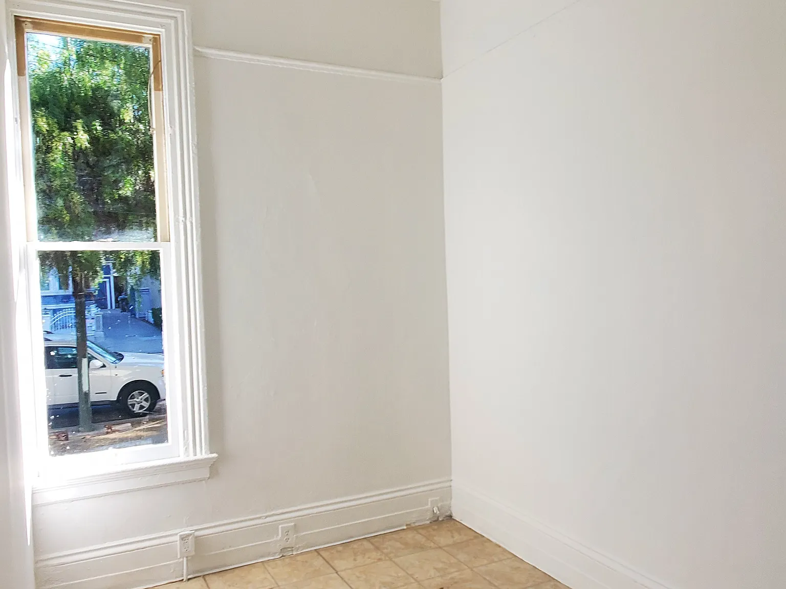 3 bed, 750 sqft, $2,850 — Photo 4