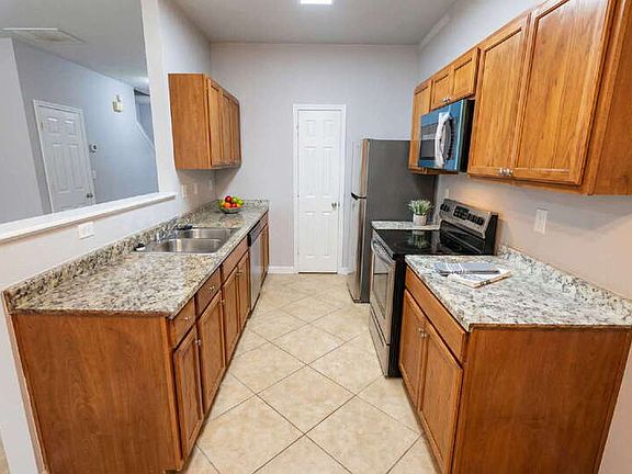 4th image of 385 Brookview Dr