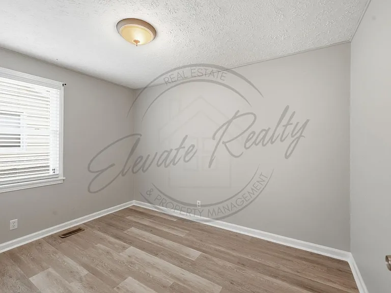 722 Heritage Square Dr — Photo 13