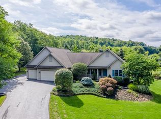 175 Garnsey Rd, Pittsford, NY 14534