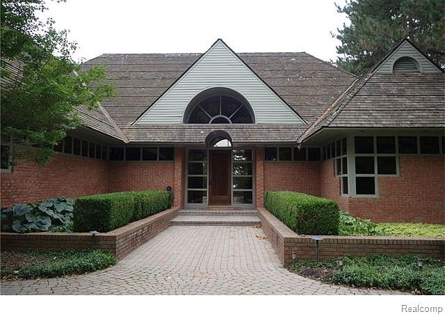 1st image of 1472 High Ct #1