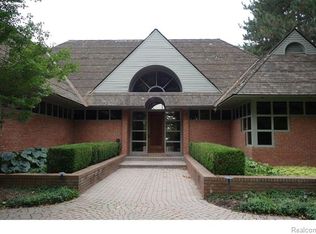 1472 High Ct #1, Bloomfield Hills, MI 48302
