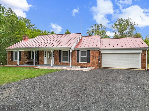 2nd image of 2062 Cottontail Ln