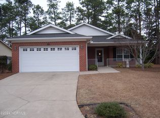 390 Pinehurst Trace Dr, Pinehurst, NC 28374