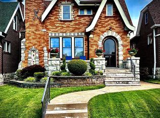 5711 Gresham St, Saint Louis, MO 63109