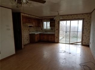 46 Chestnut St, Coal Center, PA 15423