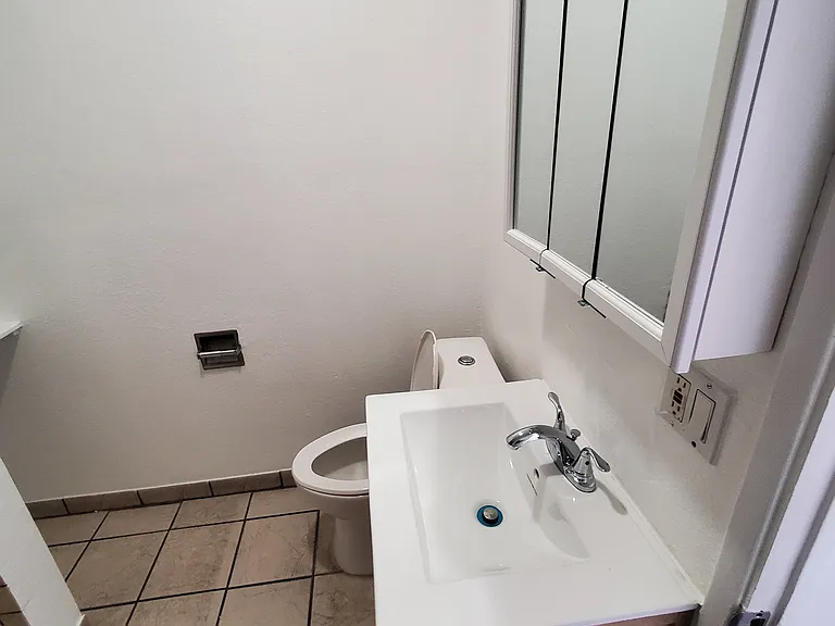 855 W 102nd St #7 — Photo 9