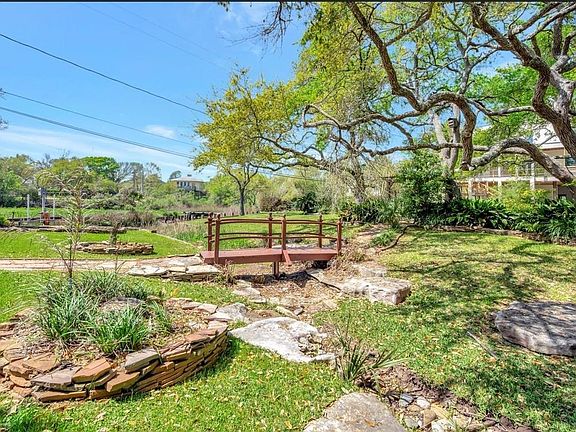 4th image of 633 Bay Vista Dr