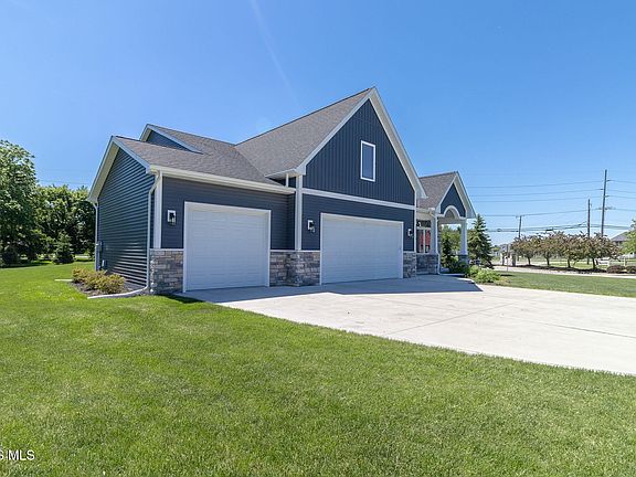 3rd image of 5836 Walnut Springs Blvd