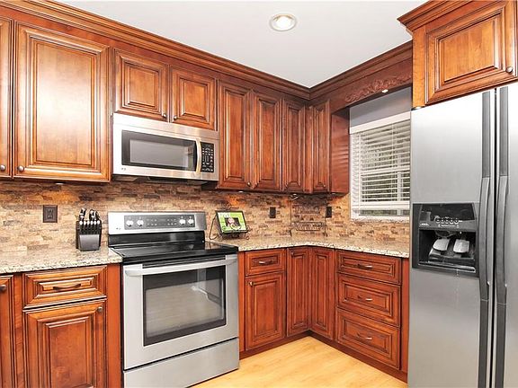 2nd image of 5903 Taywood Dr