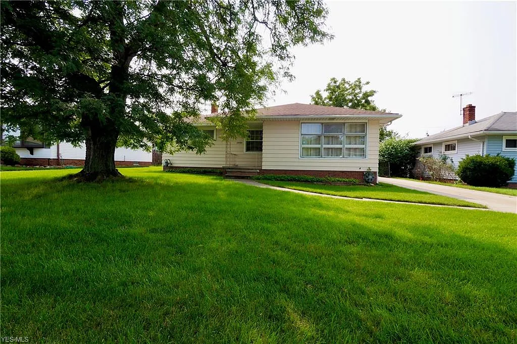 11151 Sharon Dr photo 1
