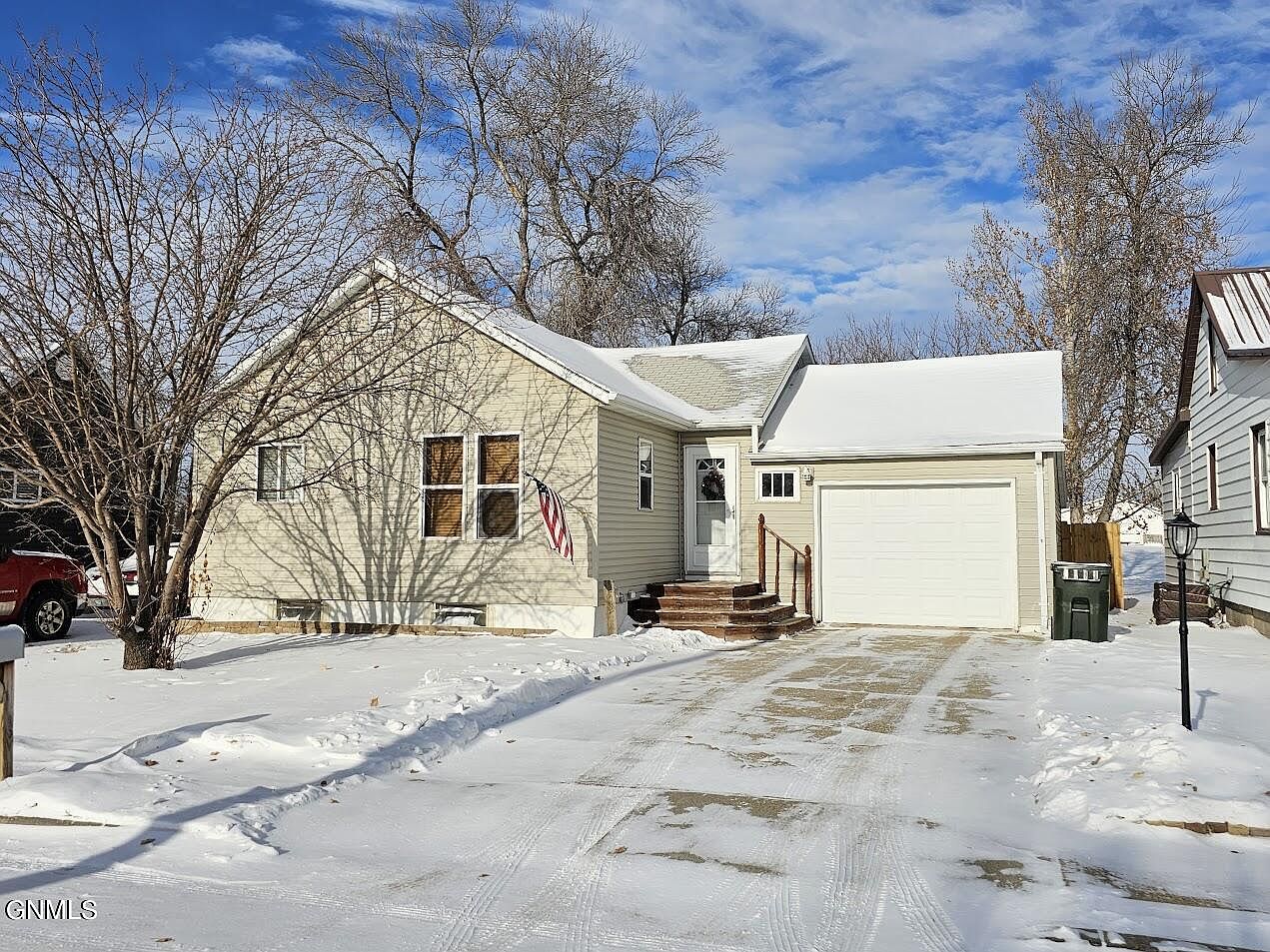 202 5th St NE, Hazen, ND 58545 Zillow
