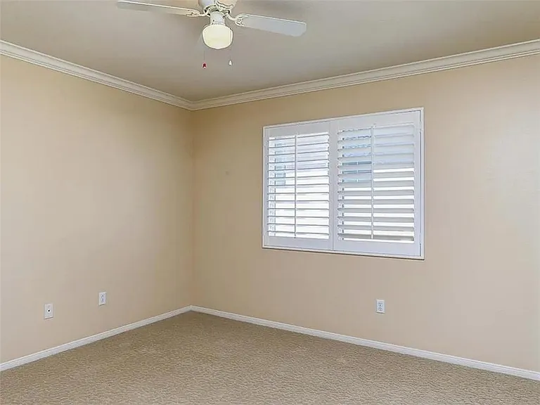 11217 Ravenna Ln — Photo 4