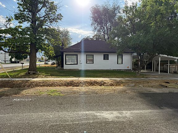 3rd image of 410 E 200th St S