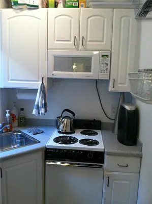 Sold by R New York | media 10