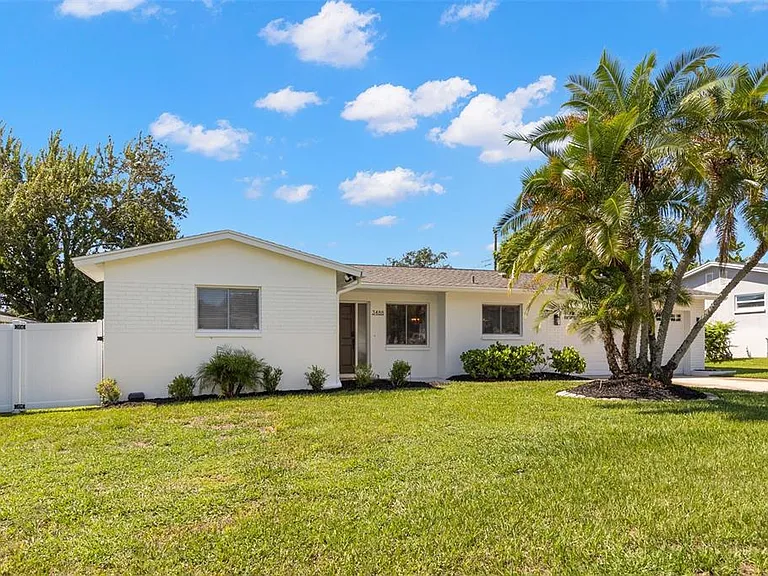 3488 Shady Bluffs Dr — Photo 1