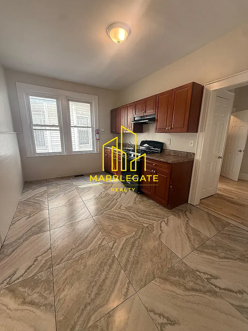 2 bed, 850 sqft, $1,850 — Photo 1
