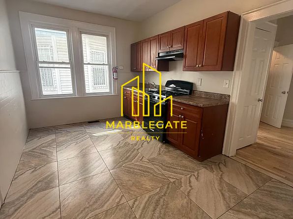 43 Isabella Ave #11L