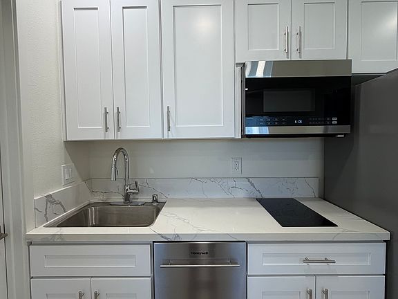 2nd image of 27533 Pasatiempo