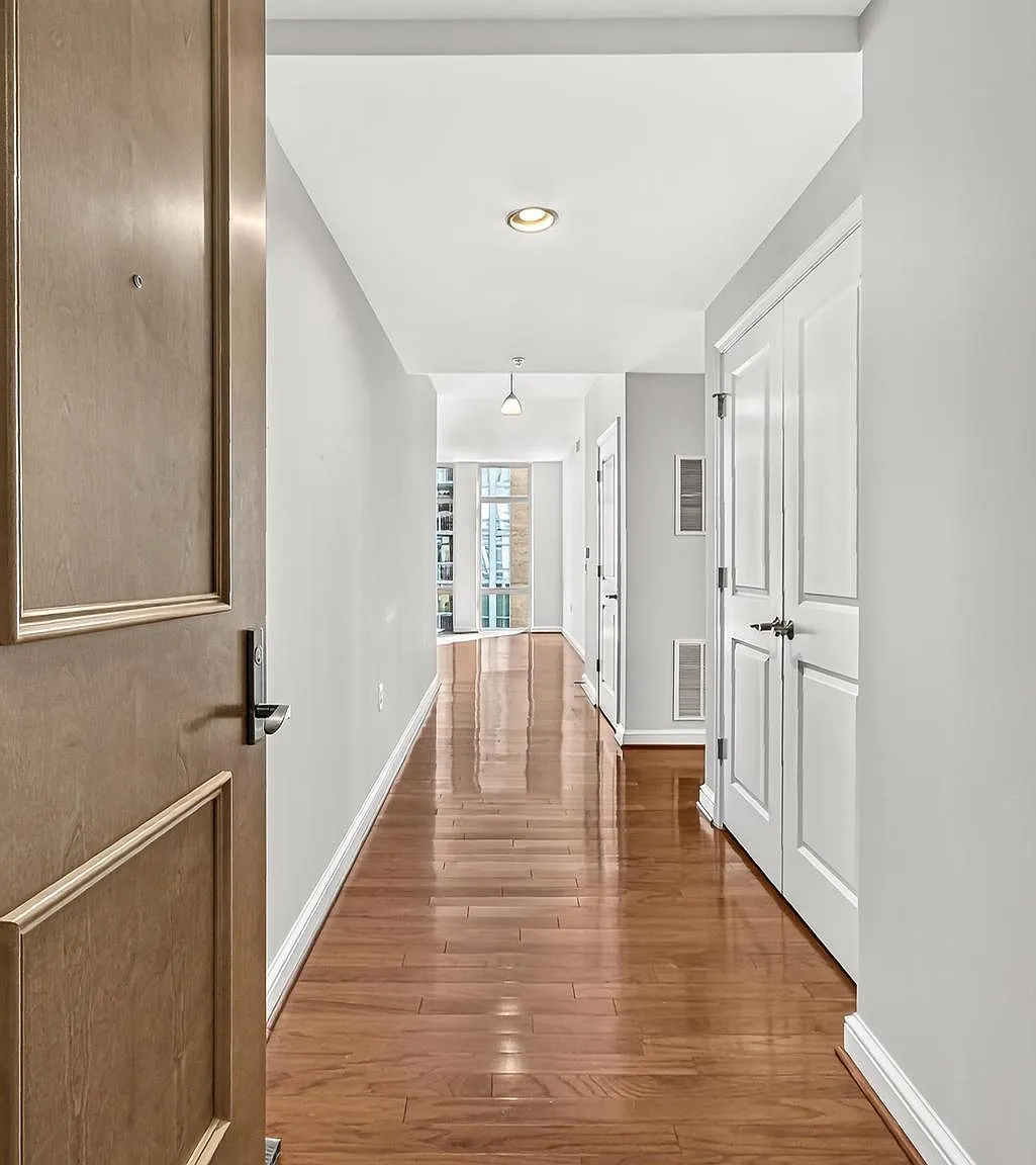 3 bed, 1619 sqft, $4,200 — Photo 4