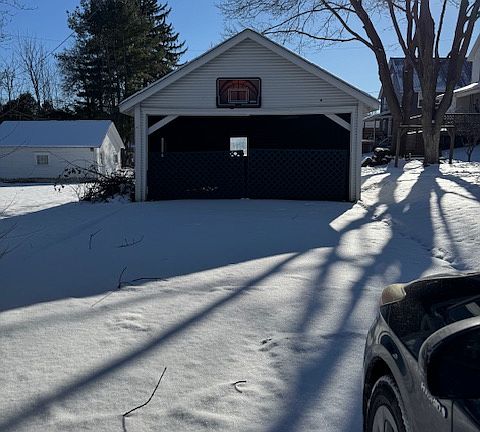 3rd image of 109 E Park Ave #1