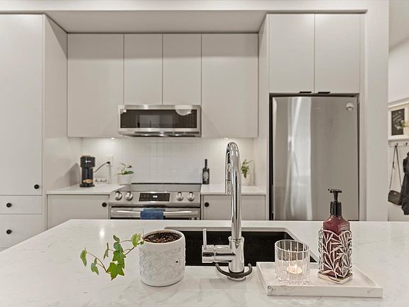 3rd image of 45511 Campus Dr #211