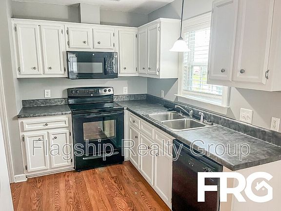 3rd image of 3508 Palmetto Dr