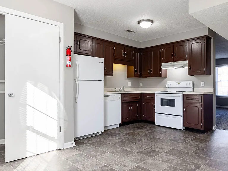 1650 Baltimore Dr — Photo 4